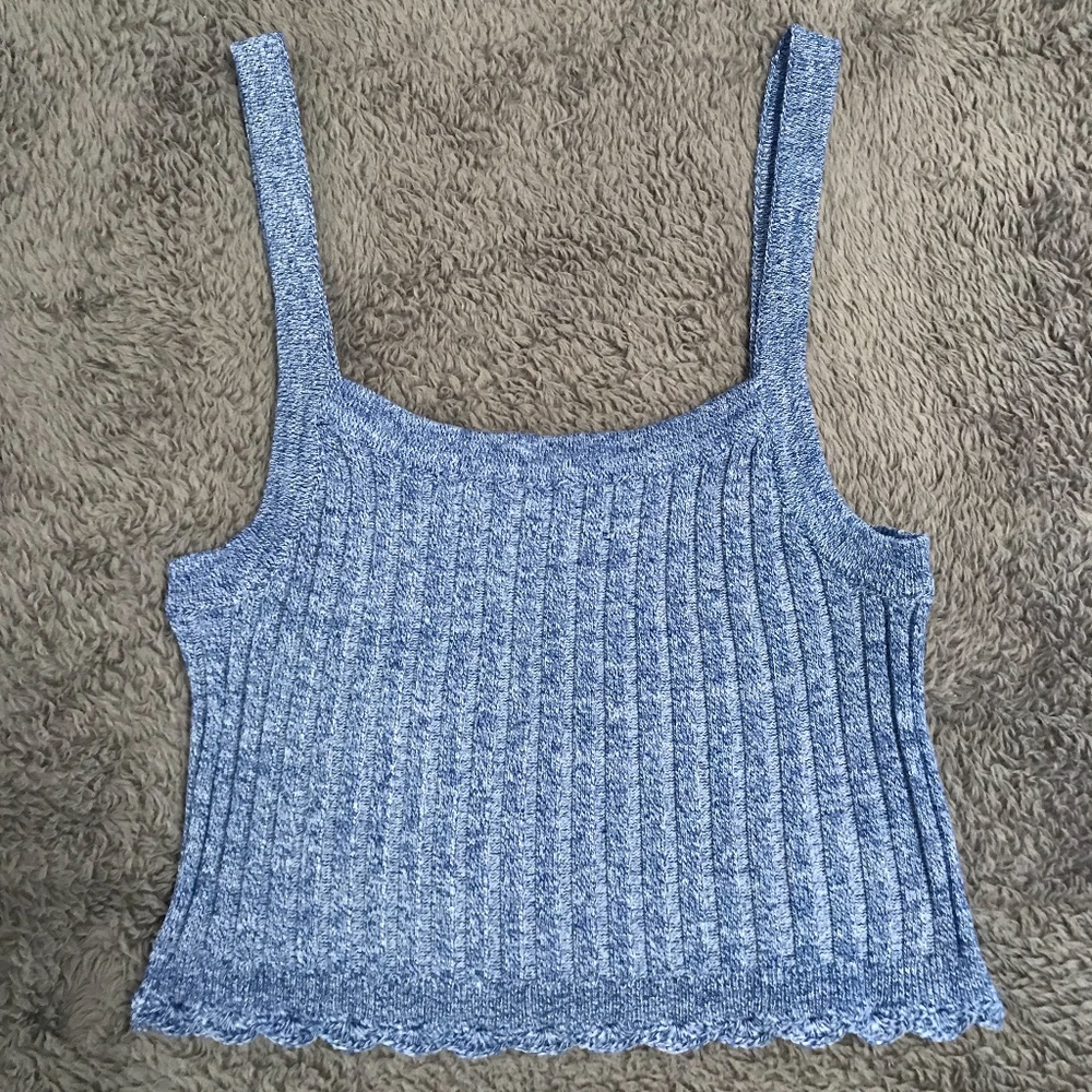 Blue cropped tank top